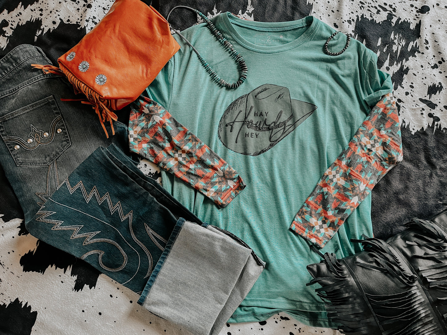 the Hay |Howdy| Hey blingy ladies tee