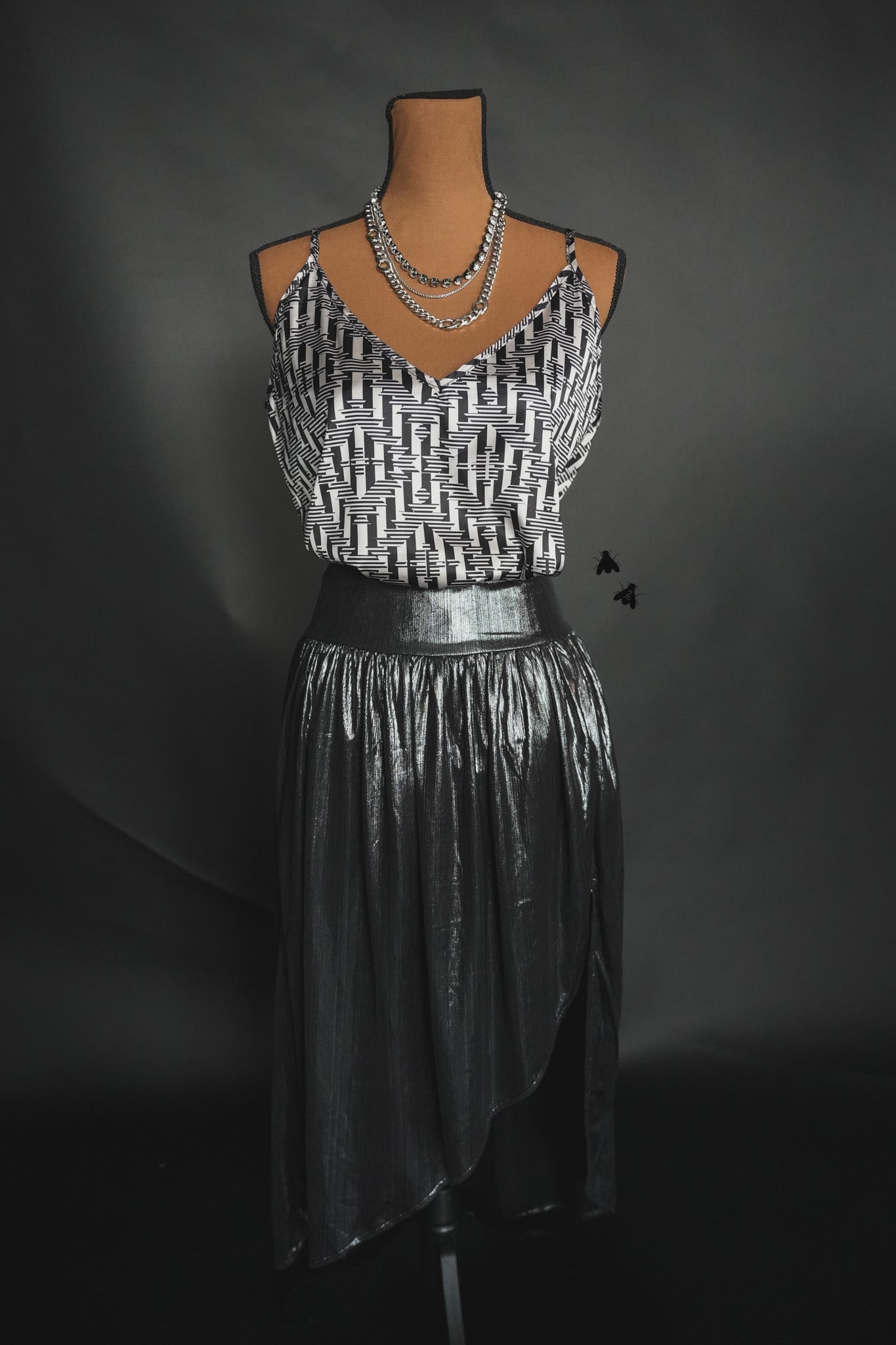the Charged |UP| skirt {gunmetal}